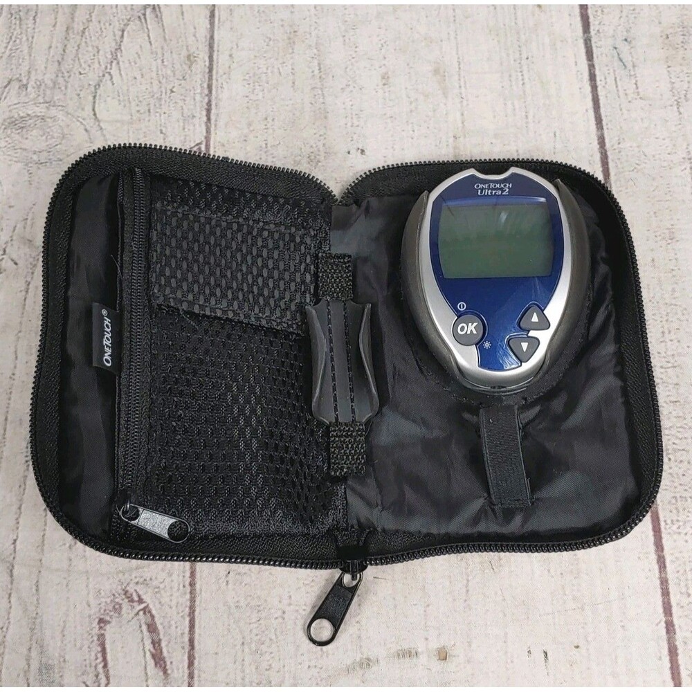 One Touch Ultra 2 Monitor Glucometer With Carrying Case - Used TESTED WORKING